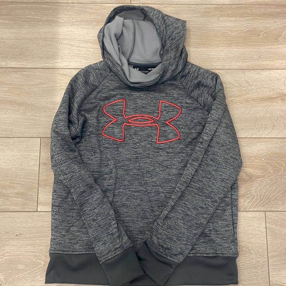 Under Armour women’s hooded sweatshirt with pockets & cowl neck.